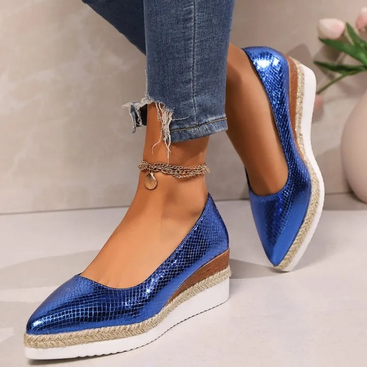 Via – Glossy Pointed-Toe Orthopedic Wedge Heels