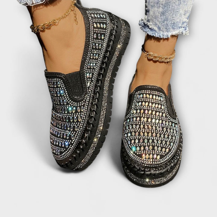 Kenna – Round toe embellished with rhinestones