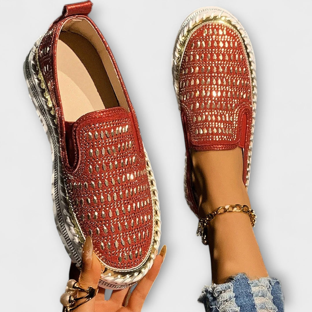 Kenna – Round toe embellished with rhinestones