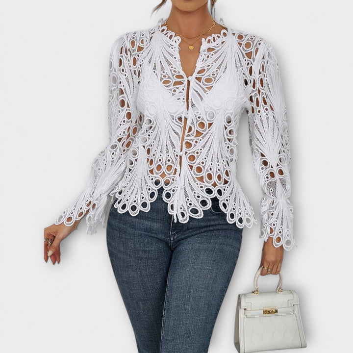 Savannah – Asymmetrical Blouse with Trendy Cut