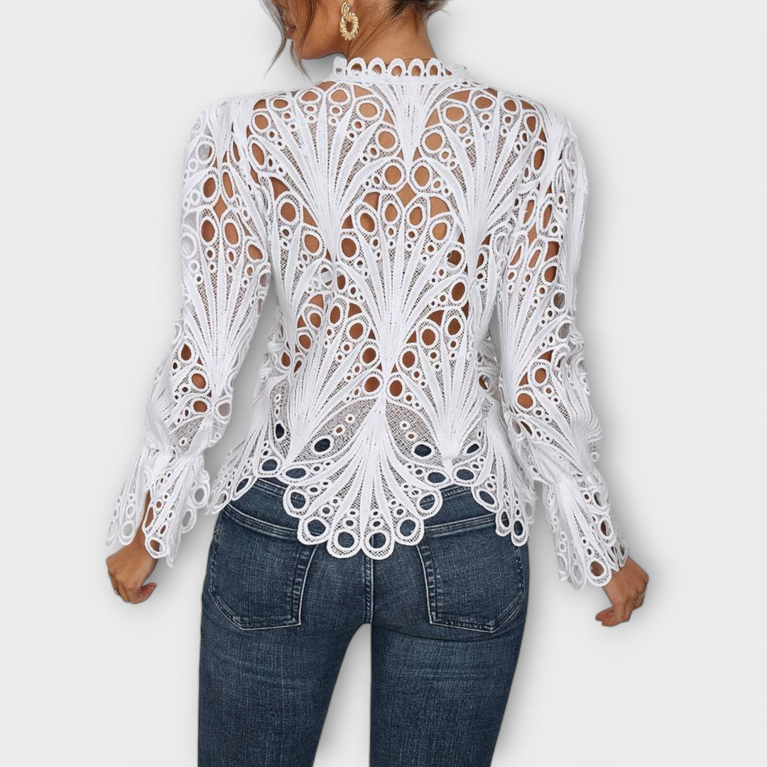 Savannah – Asymmetrical Blouse with Trendy Cut