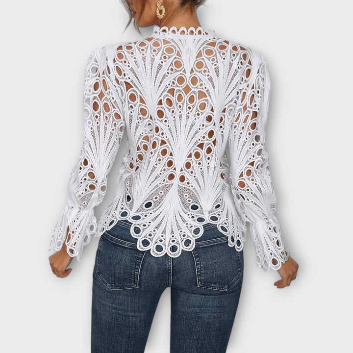 Savannah – Asymmetrical Blouse with Trendy Cut